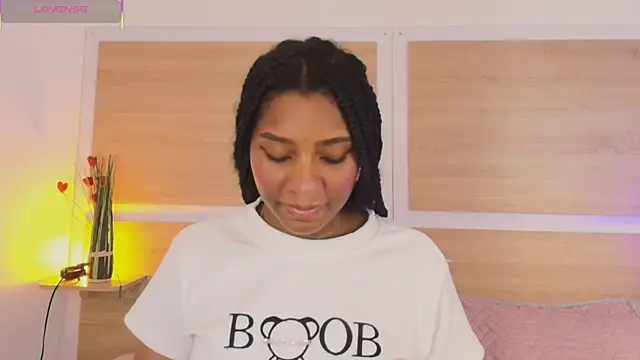 Snapshot of ValeryCortezm chatting on October 2025 12:18:02 PM ValeryCortezm online show from October 2025 12:18:02 PM