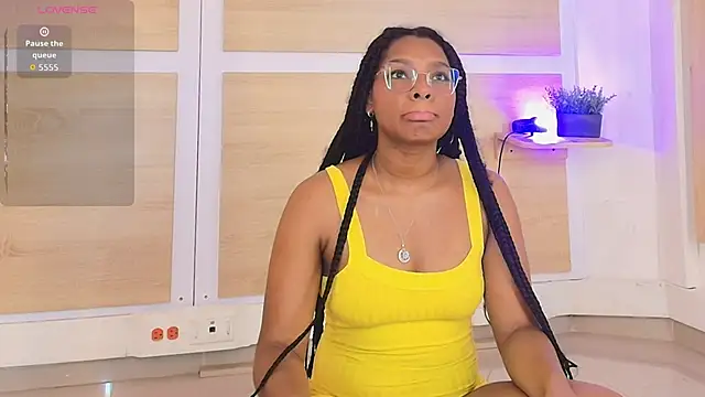 Snapshot of ValeryCortezm chatting on November 2025 02:07:02 PM ValeryCortezm online show from November 2025 02:07:02 PM