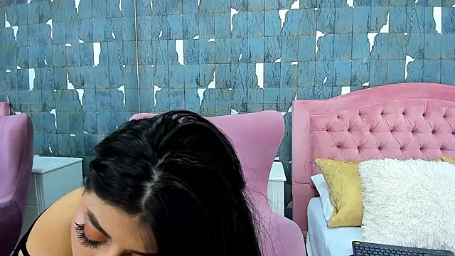 Snapshot of EvelynBun chatting on November 2025 02:27:01 PM EvelynBun online show from November 2025 02:27:01 PM