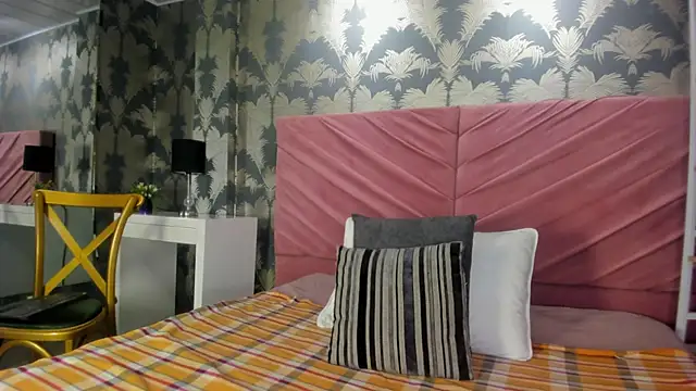 VictoriaQueen Fg online show from October 2025 12:59:01 PM