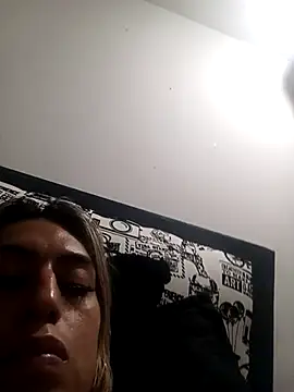 Snapshot of ZafiroRios chatting on November 2025 01:38:01 AM ZafiroRios online show from November 2025 01:38:01 AM