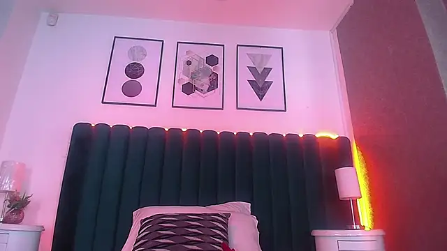 Snapshot of Keila_Fg chatting on November 2025 08:11:02 PM Keila Fg online show from November 2025 08:11:02 PM