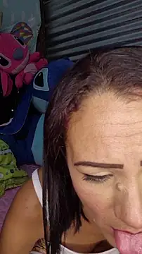 Lhia  online show from November 2025 04:05:01 PM