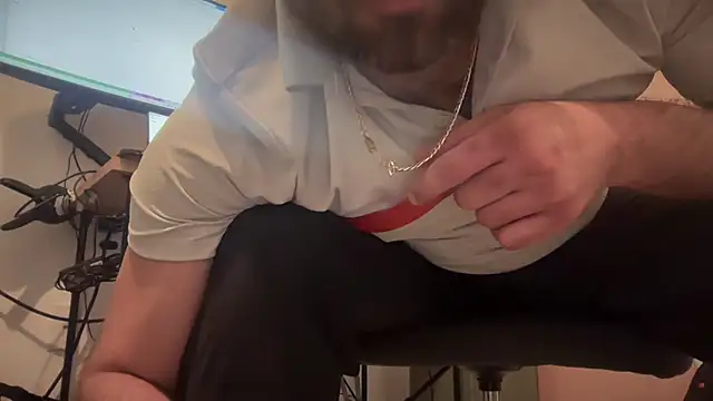 Snapshot of jasoncali305 chatting on October 2025 02:56:02 PM jasoncali305 online show from October 2025 02:56:02 PM