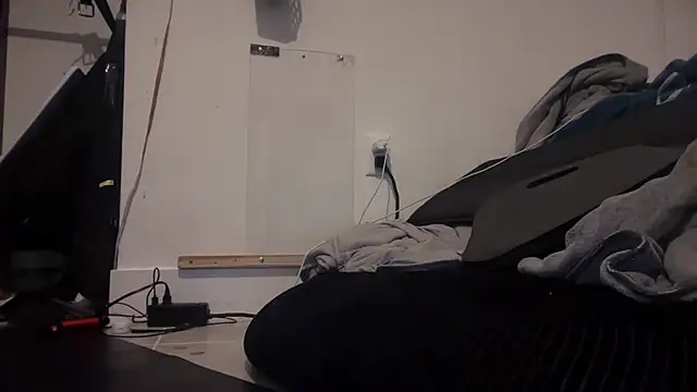 Snapshot of jasoncali305 chatting on November 2025 01:49:02 PM jasoncali305 online show from November 2025 01:49:02 PM