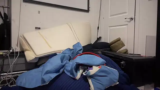 Snapshot of jasoncali305 chatting on November 2025 09:51:02 PM jasoncali305 online show from November 2025 09:51:02 PM