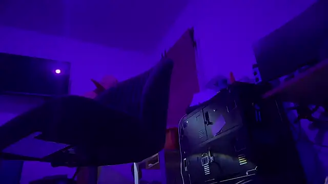 Snapshot of jasoncali305 chatting on December 2025 09:18:02 AM jasoncali305 online show from December 2025 09:18:02 AM