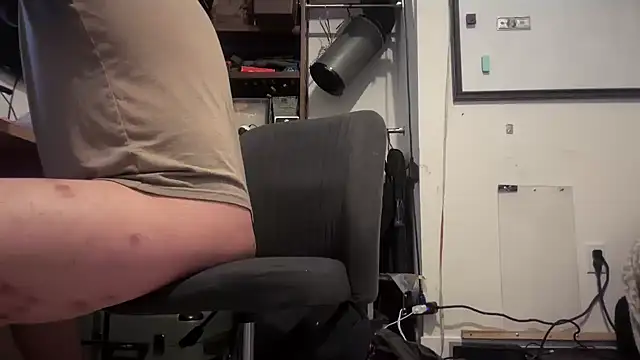 Snapshot of jasoncali305 chatting on December 2025 09:51:02 AM jasoncali305 online show from December 2025 09:51:02 AM