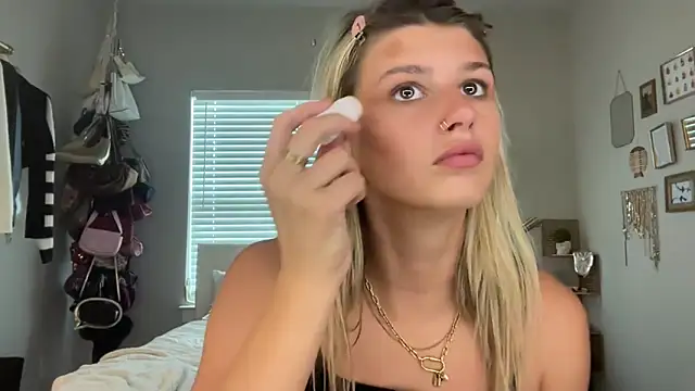 AnnGrayson online show from September 2025 06:22:02 PM