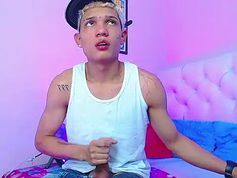 Snapshot of EL_VENEZOLANO_22CM chatting on November 2025 08:53:02 AM EL VENEZOLANO 22CM online show from November 2025 08:53:02 AM