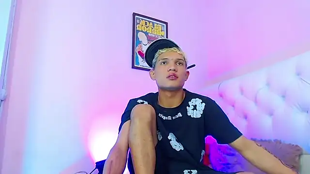 Snapshot of EL_VENEZOLANO_22CM chatting on November 2025 06:34:01 AM EL VENEZOLANO 22CM online show from November 2025 06:34:01 AM