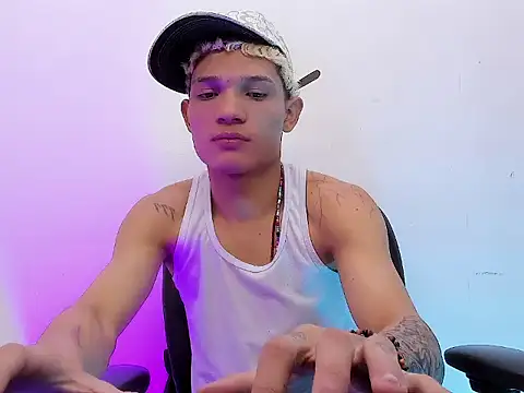 Snapshot of EL_VENEZOLANO_22CM chatting on November 2025 04:26:02 AM EL VENEZOLANO 22CM online show from November 2025 04:26:02 AM