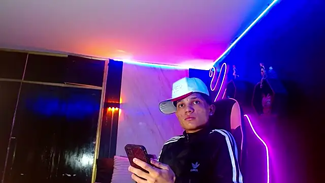 EL VENEZOLANO 22CM online show from May 2026 04:51:01 AM