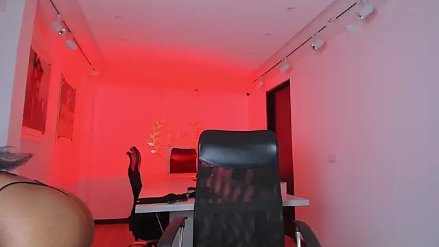 AishaValcazar online show from November 2025 04:11:01 AM