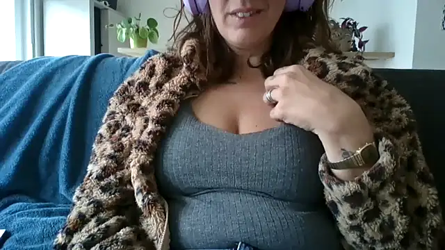 samantaatw online show from September 2025 08:18:02 AM