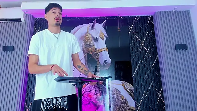 Snapshot of Iam_Steven chatting on November 2025 12:36:02 PM Iam Steven online show from November 2025 12:36:02 PM