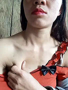 Snapshot of bonnie-00 chatting on October 2025 01:14:02 AM bonnie-00 online show from October 2025 01:14:02 AM