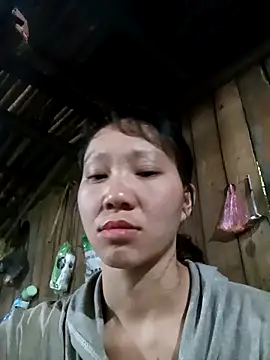 Snapshot of bonnie-00 chatting on October 2025 11:28:02 PM bonnie-00 online show from October 2025 11:28:02 PM