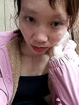 Snapshot of bonnie-00 chatting on October 2025 04:15:02 AM bonnie-00 online show from October 2025 04:15:02 AM