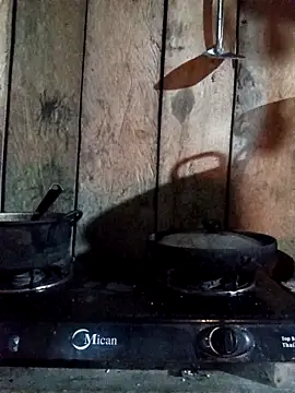 Snapshot of bonnie-00 chatting on November 2025 12:22:01 PM bonnie-00 online show from November 2025 12:22:01 PM