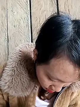 Snapshot of bonnie-00 chatting on December 2025 02:28:01 AM bonnie-00 online show from December 2025 02:28:01 AM