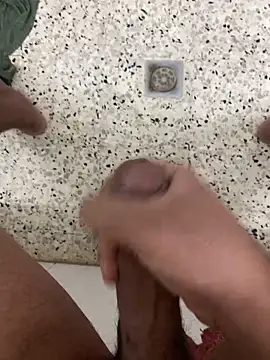 Snapshot of ali__ali210 chatting on December 2025 11:10:02 PM ali ali210 online show from December 2025 11:10:02 PM