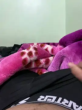 Snapshot of ali__ali210 chatting on January 2026 04:45:02 PM ali ali210 online show from January 2026 04:45:02 PM