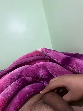 Snapshot of ali__ali210 chatting on February 2026 05:22:02 PM ali ali210 online show from February 2026 05:22:02 PM