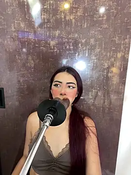 Snapshot of cherry_skinny_ chatting on December 2025 04:07:02 AM cherry skinny online show from December 2025 04:07:02 AM