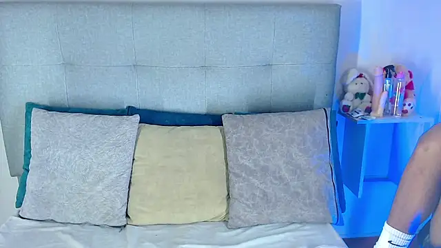 Billie Turner  online show from October 2025 04:46:02 AM