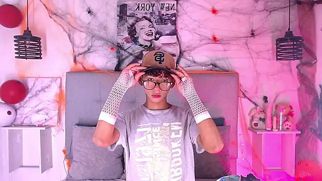 Billie Turner  online show from October 2025 04:09:01 AM