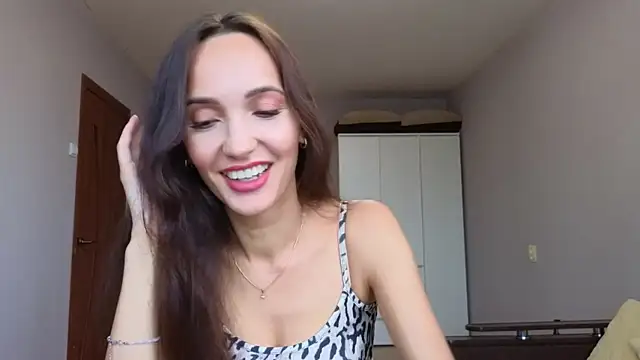 Snapshot of Lillian-Clark chatting on November 2025 10:36:02 AM Lillian-Clark online show from November 2025 10:36:02 AM