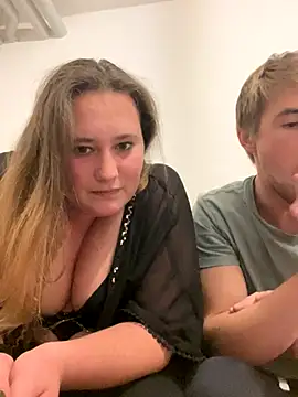 Snapshot of CurvySabrina chatting on October 2025 09:31:02 PM CurvySabrina online show from October 2025 09:31:02 PM