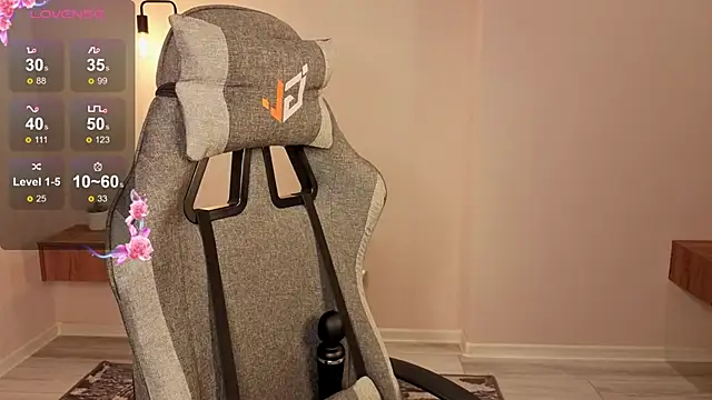 Snapshot of Frences_Eyes chatting on November 2025 01:31:01 PM Frences Eyes online show from November 2025 01:31:01 PM