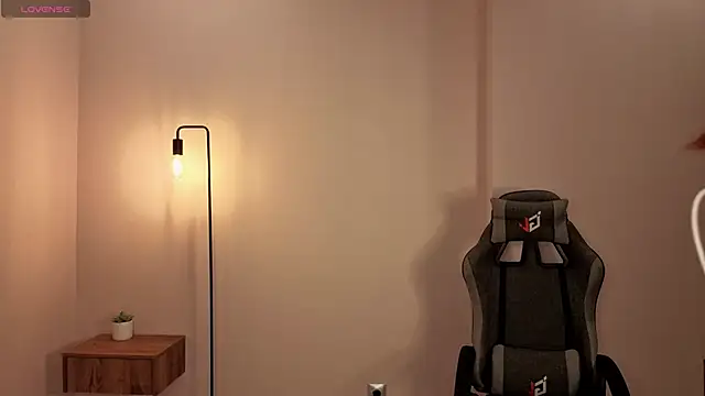 Snapshot of Frences_Eyes chatting on November 2025 02:39:02 PM Frences Eyes online show from November 2025 02:39:02 PM