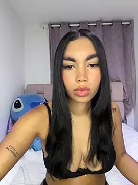 Snapshot of karolaalcendra chatting on November 2025 04:17:02 AM karolaalcendra online show from November 2025 04:17:02 AM