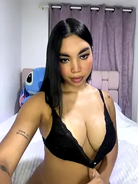 Snapshot of karolaalcendra chatting on November 2025 04:45:02 AM karolaalcendra online show from November 2025 04:45:02 AM