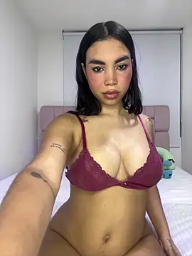 karolaalcendra online show from April 2026 02:09:02 AM