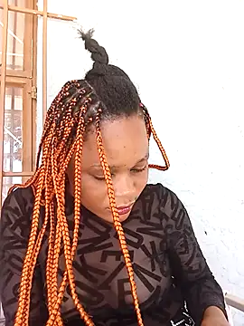 Snapshot of BlondieBitch chatting on November 2025 10:04:01 AM BlondieBitch online show from November 2025 10:04:01 AM