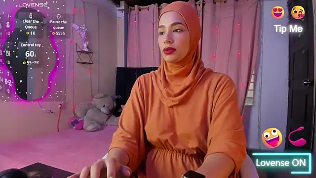 ShanaJamil online show from January 2026 12:18:01 PM