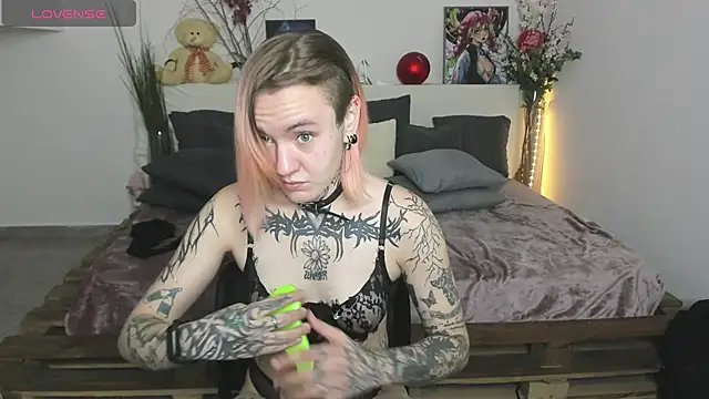 MonikaLowww online show from September 2025 10:06:01 AM