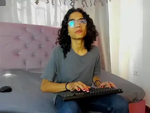 EthanBlackwoodd online show from November 2025 06:41:01 PM