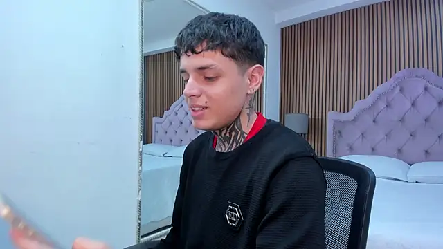 Declan-Fox online show from October 2025 04:31:02 AM