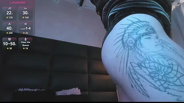 miss-ashley- online show from October 2025 01:44:02 PM