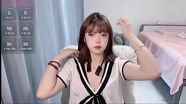 Lucky Cici online show from October 2025 11:25:02 PM