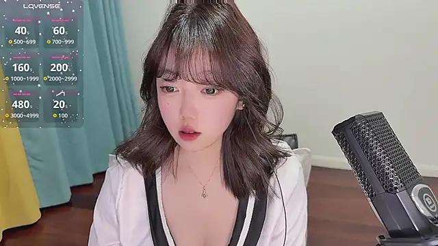 Lucky Cici online show from December 2025 06:34:01 PM