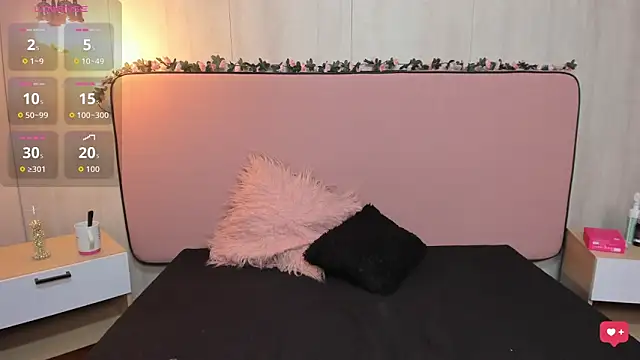 Snapshot of VivianSantana1 chatting on September 2025 11:56:02 AM VivianSantana1 online show from September 2025 11:56:02 AM