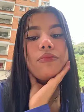 MayaScott11 online show from November 2025 07:03:01 PM