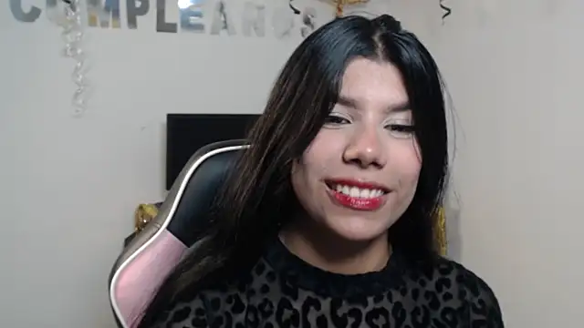 Snapshot of MayaScott11 chatting on April 2026 06:13:02 PM MayaScott11 online show from April 2026 06:13:02 PM
