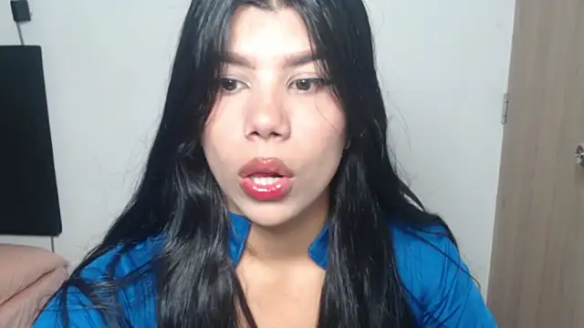 Snapshot of MayaScott11 chatting on May 2026 09:03:01 AM MayaScott11 online show from May 2026 09:03:01 AM
